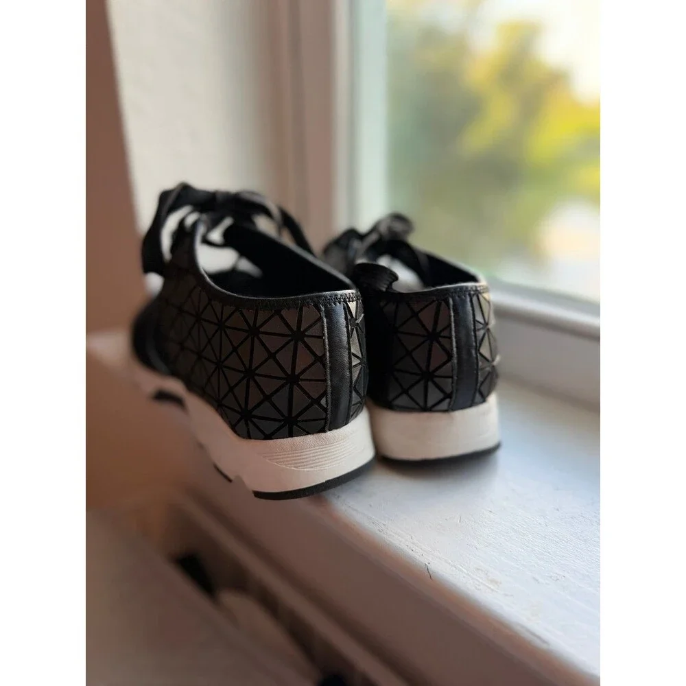 All Black Signature Amazing Mesh Black Fashion Breathable Sneakers Size 38 EUC